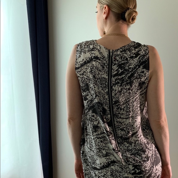 Abstract Pattern Dress - Picture 3 of 3